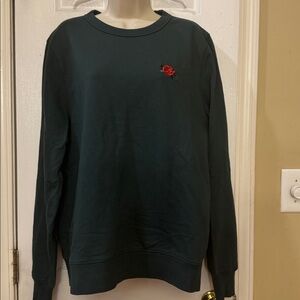 Divided H&M green men’s sweater with rose accent embroidered size L